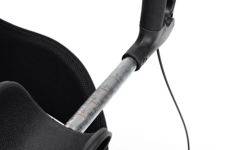Goliat Artro - Red - Detail adjustment armrest.jpg