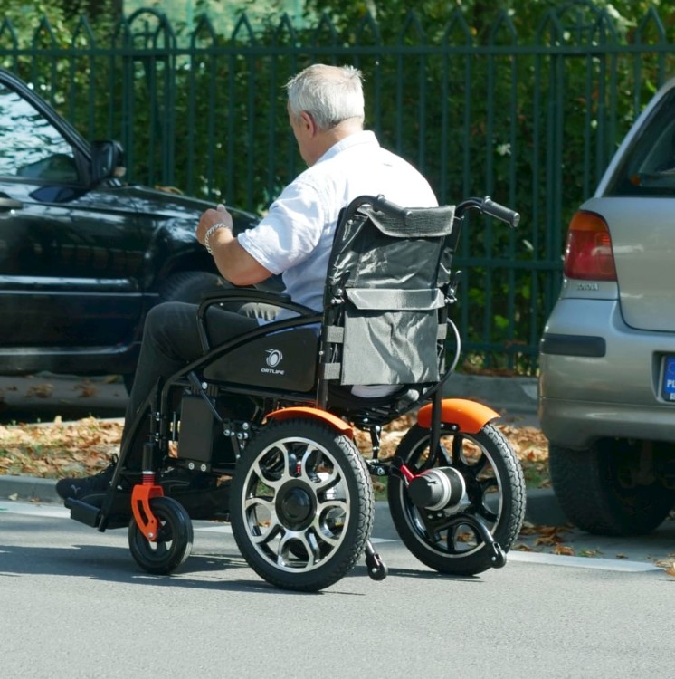 wozek-inwalidzki-elektryczny-black-ortlife-1.jpg
