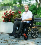wozek-inwalidzki-elektryczny-black-ortlife-7.jpg