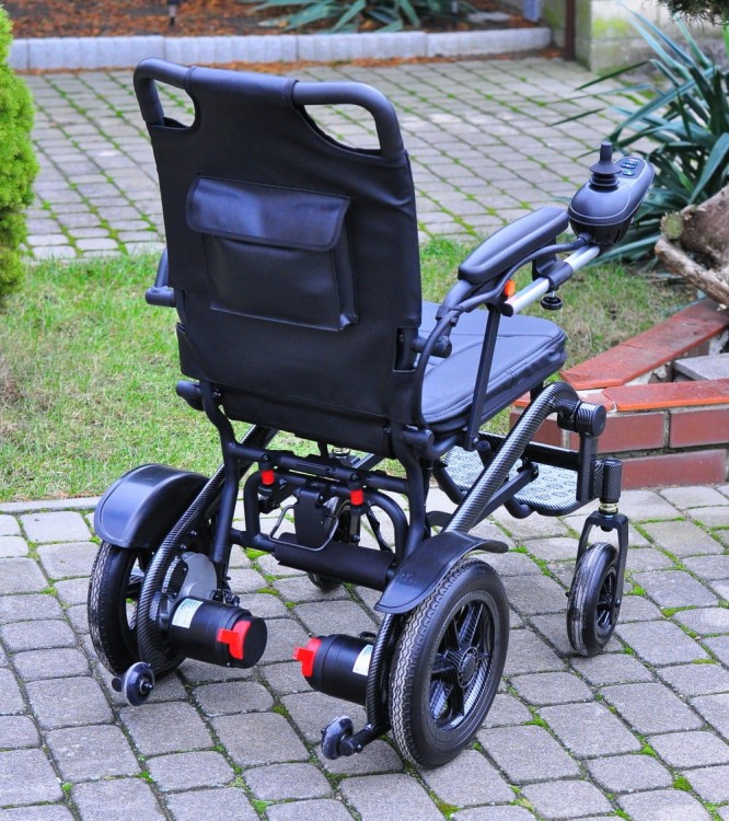wozek-inwalidzki-elektryczny-eva-bz-skladany-lekki-20kg-ortlife-3.jpg