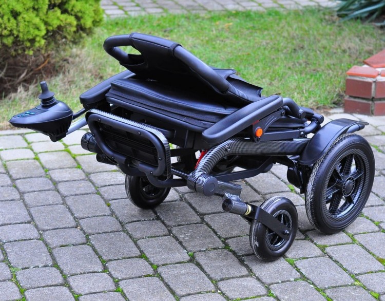 wozek-inwalidzki-elektryczny-eva-bz-skladany-lekki-20kg-ortlife-4.jpg