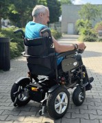 wozek-inwalidzki-elektryczny-wisking-1032-ortlife-10kmh-3.jpg