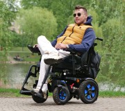 wozek-inwalidzki-elektryczny-hawk-z regulacja-kata-oparcia-i-kolyska-ortlife-1.jpg