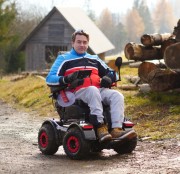 wozek-inwalidzki-elektryczny-optix-terenowy-ortlife-4.jpg